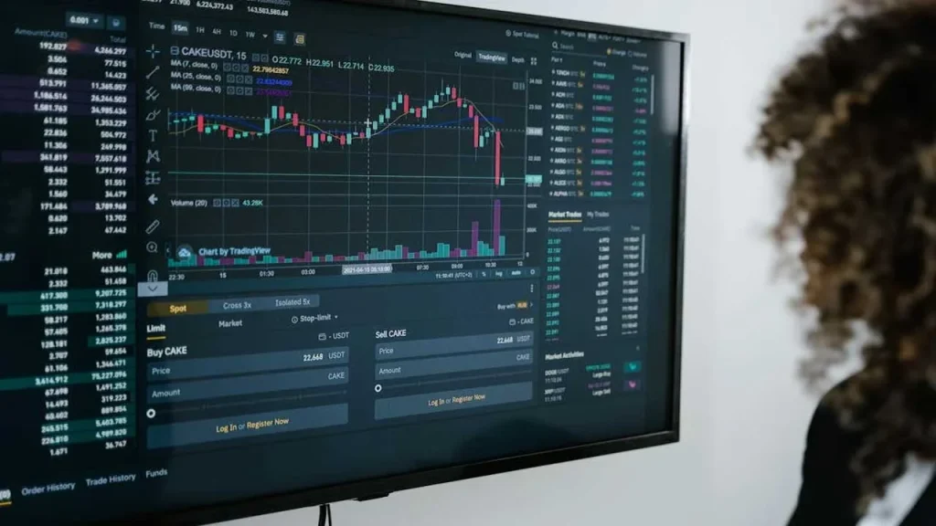 What is Pedrovazpaulo's Crypto Investment Strategy?